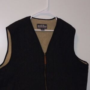 Woolrich Black and Tan Vest